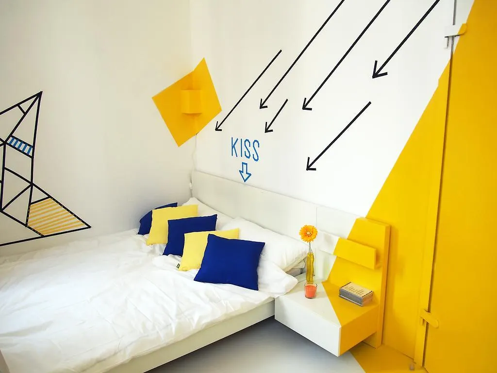 Box61 Art Concept Flat Hostel Berlin