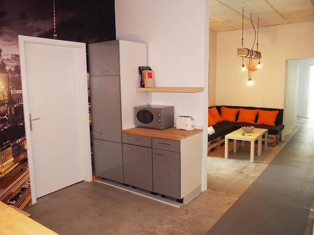 Box61 Art Concept Flat Hostel Berlin 0*,  Németország