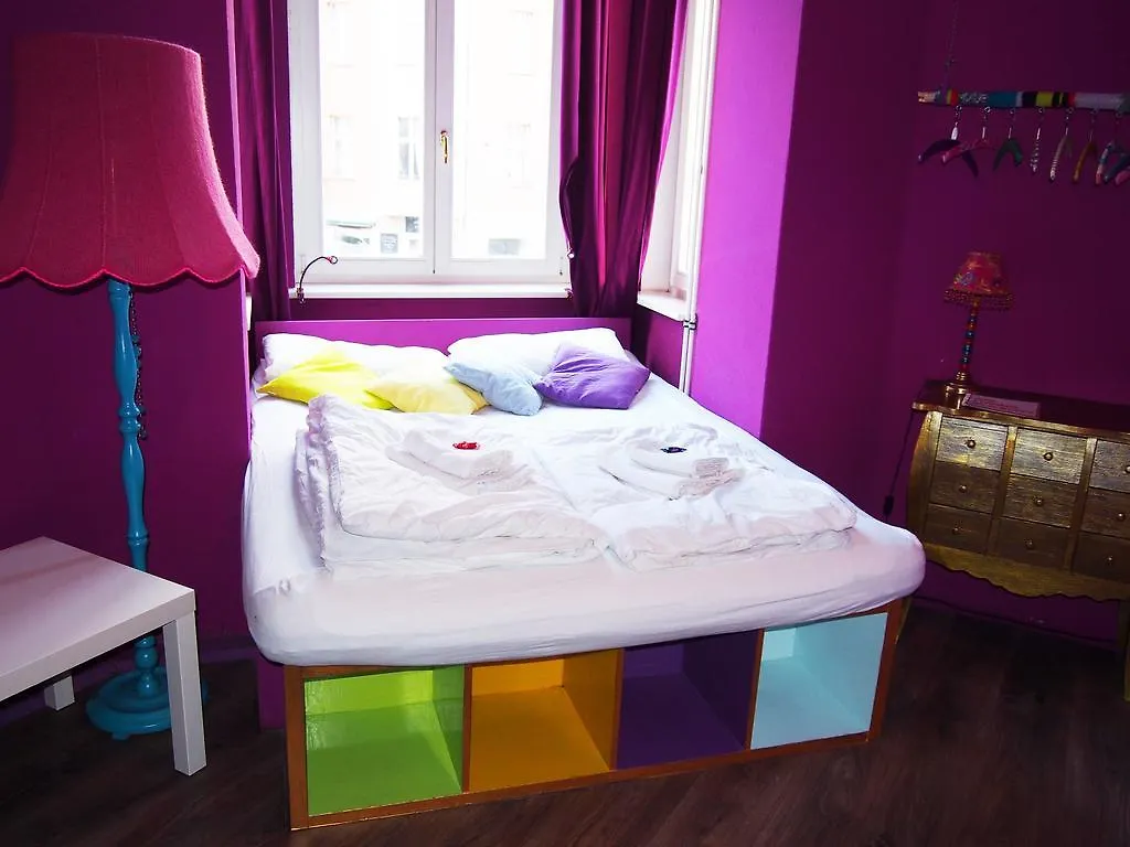 Box61 Art Concept Flat Hostel Berlin